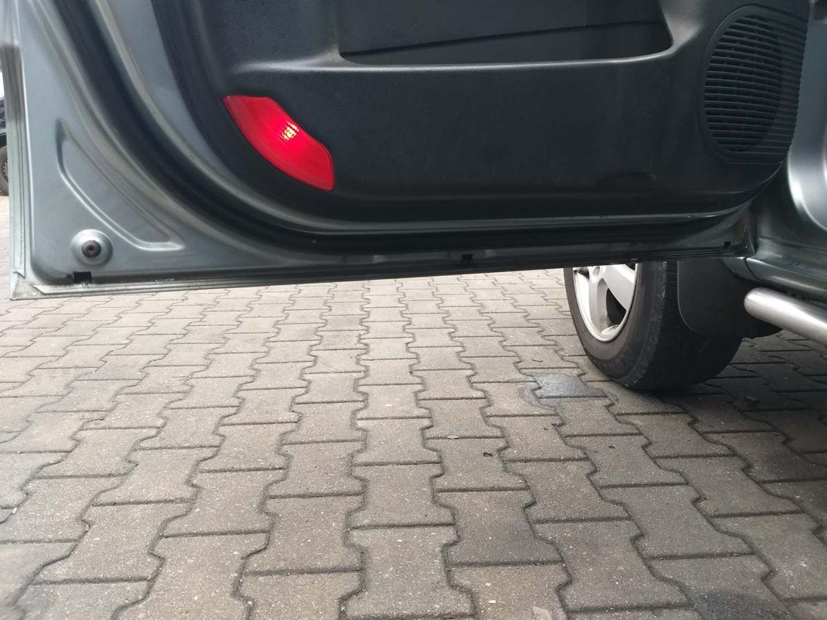 Hyundai Tucson original Tür vorn links Hellblaumetallic Rohbau Bj.2005